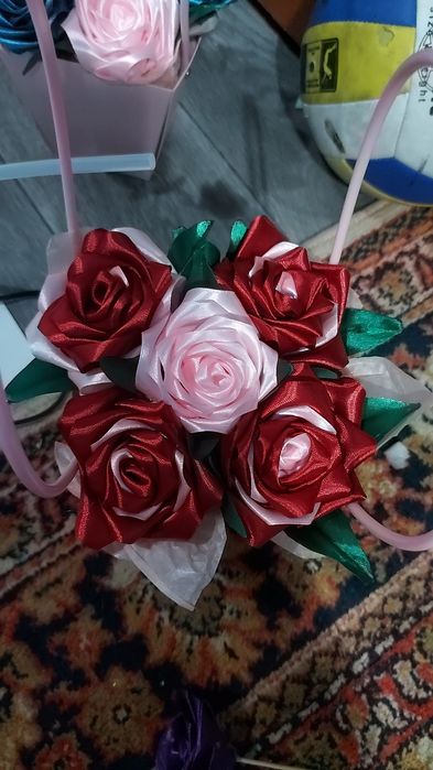 Розы из Атласных лент