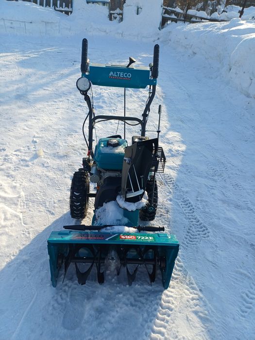 Продам снегоуборщик почти новый