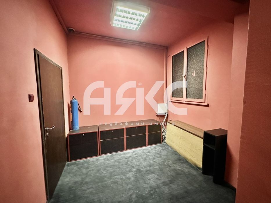 Дава се под наем Офис в София, Център - 200 кв.м за 1994.61 € - Снимка #3