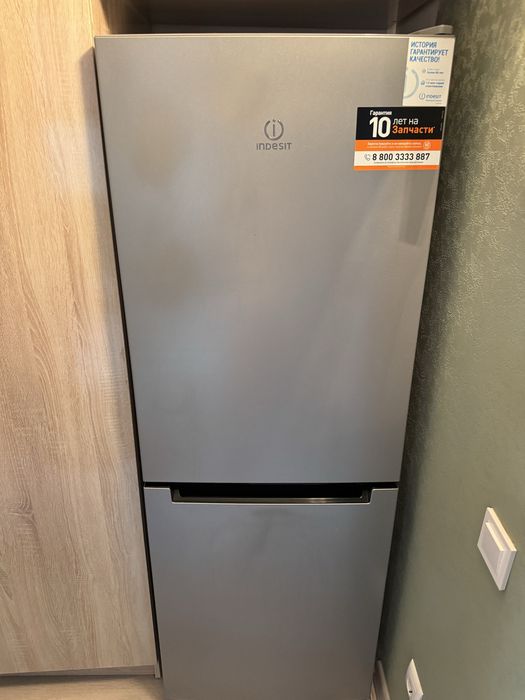 Холодильник Indesit