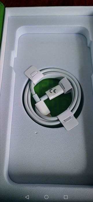 Iphone 11   baterie 100% neverlocked Garanție 2 ani