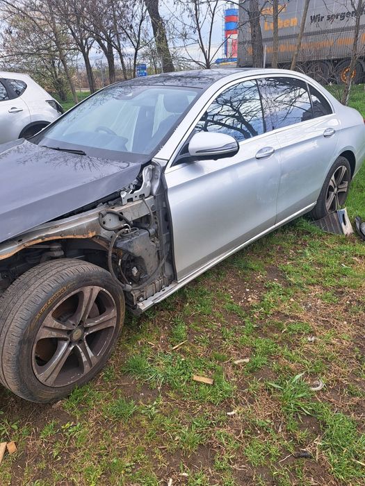 Dezmembrez mercedes E 220 w213 2017