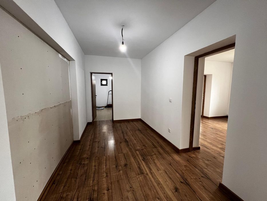 casă 2 camere +teren Zimandul nou