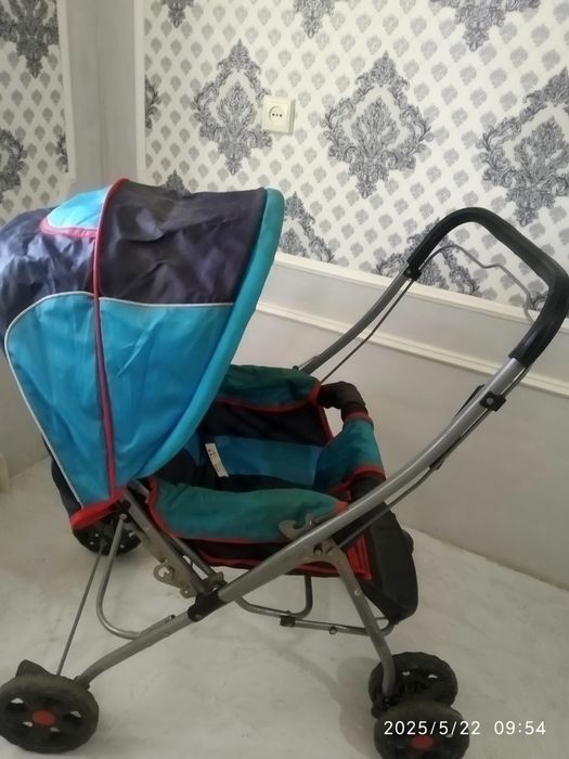 Детская коляска до года , а кому-то  2 х лет . .