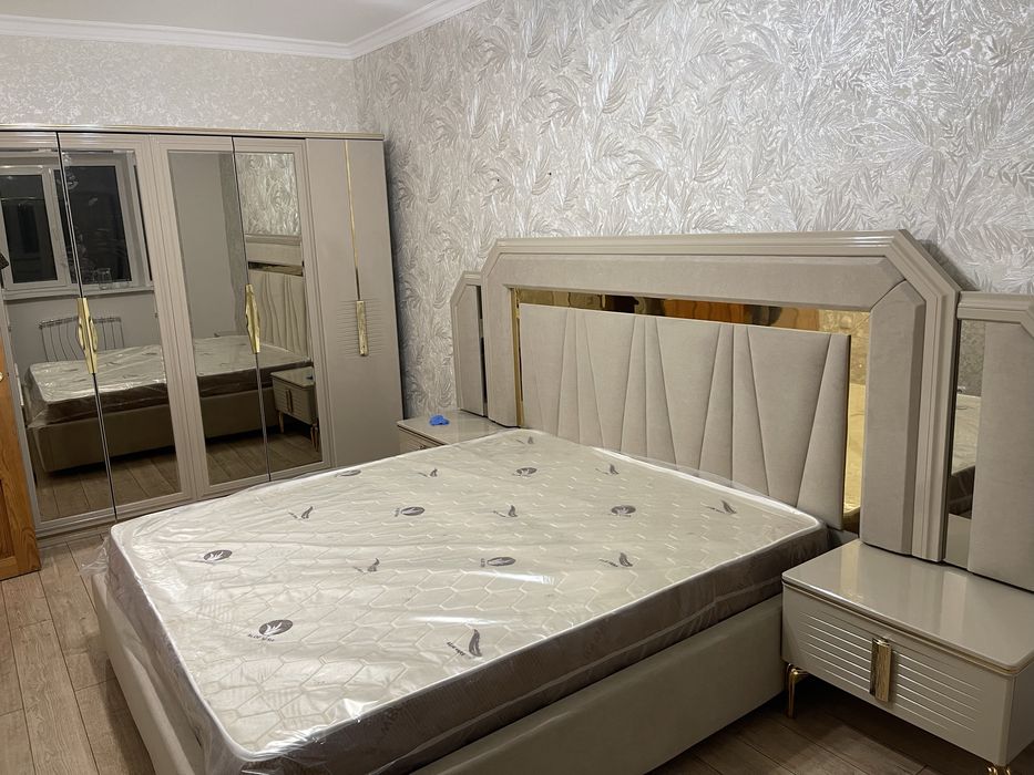 Продается спальный гарнитур