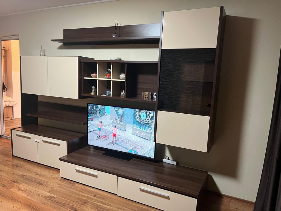 Închiriez apartament
