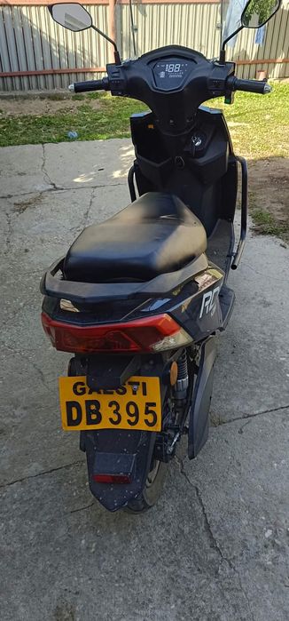 Vând scuter electric