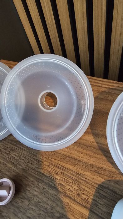 Vând pompă de sân electrică duală Philips Avent Hands-Free – ca nouă