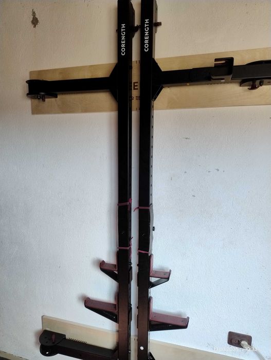 Сгъваема стойка за клякане за стена