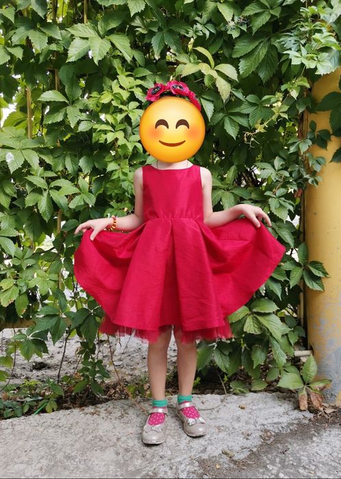 Нарядное платье на 4-5 лет