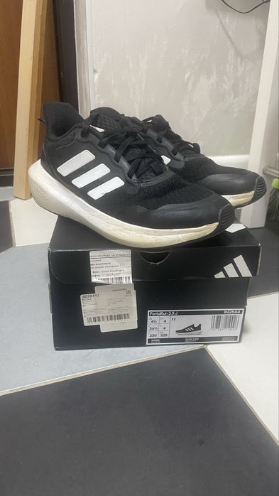 Кроссовки Adidas