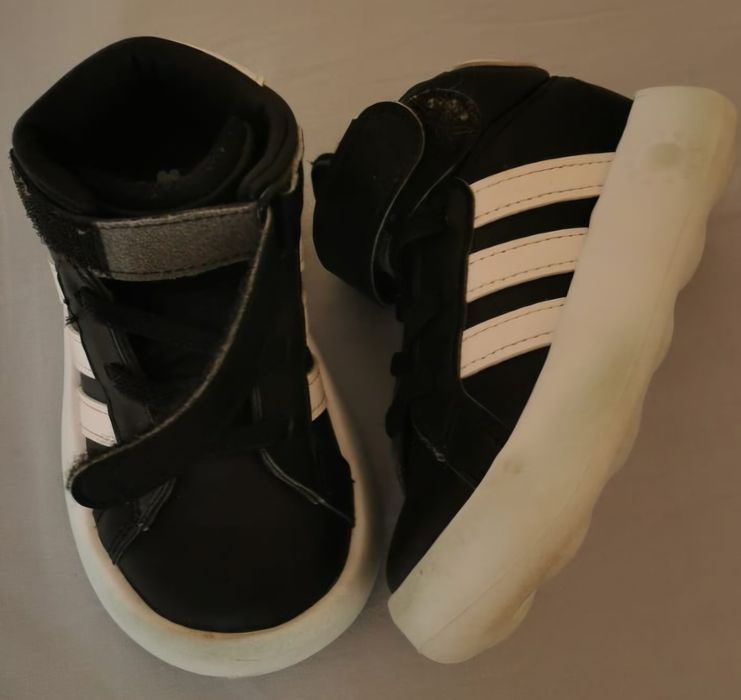 Детски Адидас кецове 22 номер