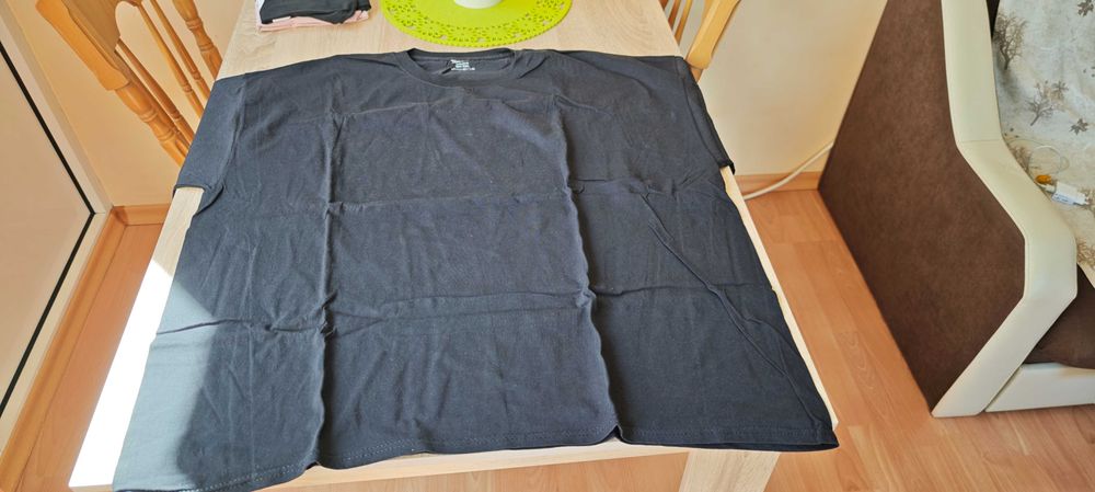 Продавам тениски, по 2евро бройката