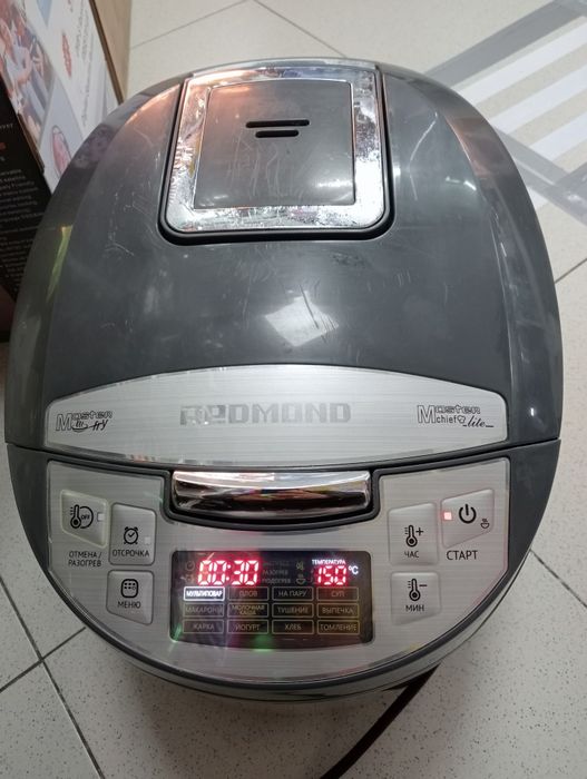 Мультиварка Редмонд рабочая впоряде