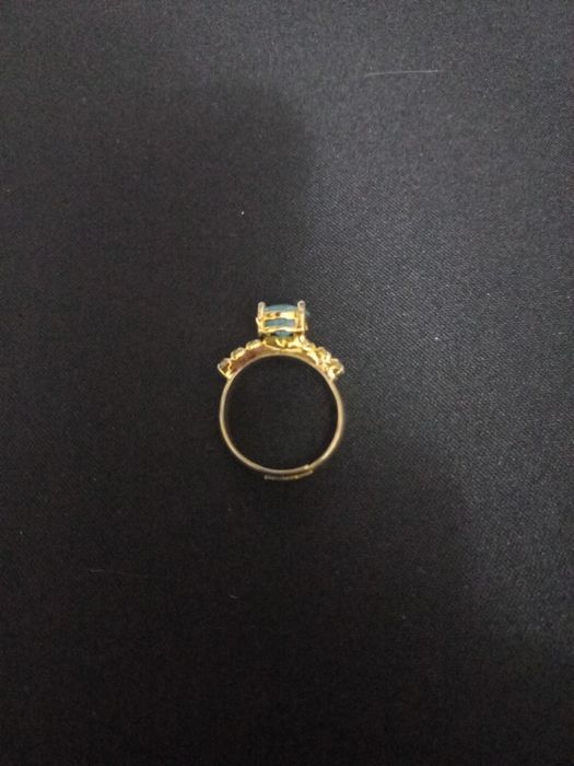 Кольцо с  камнем