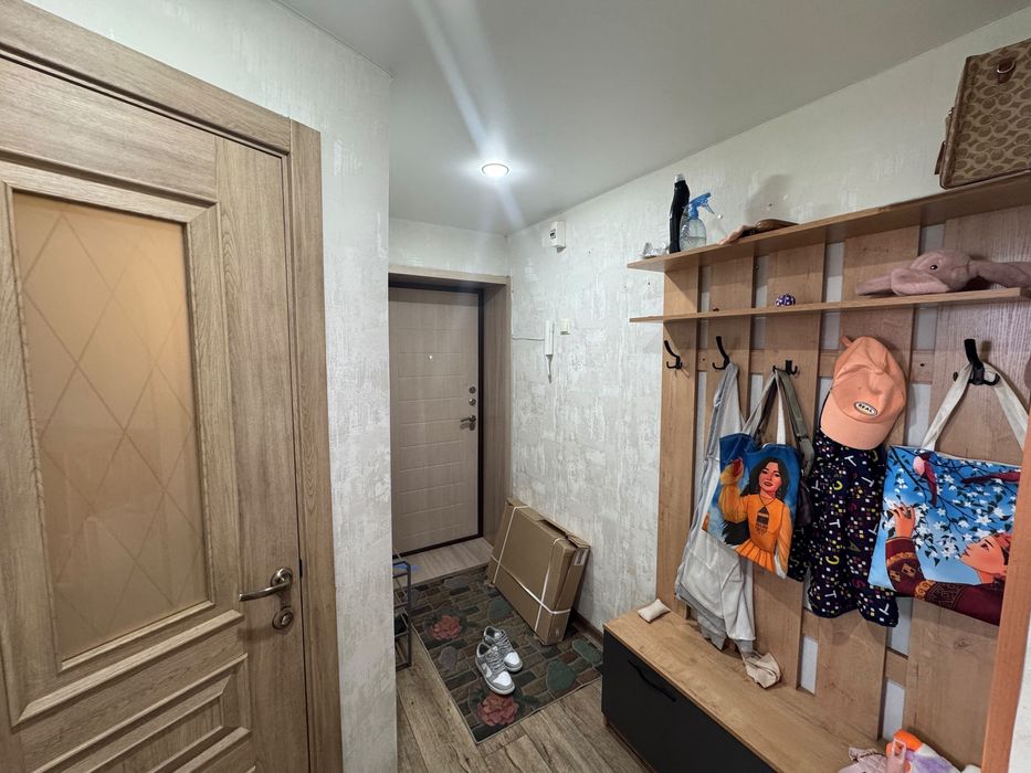 Продам 2 комнатную в центре