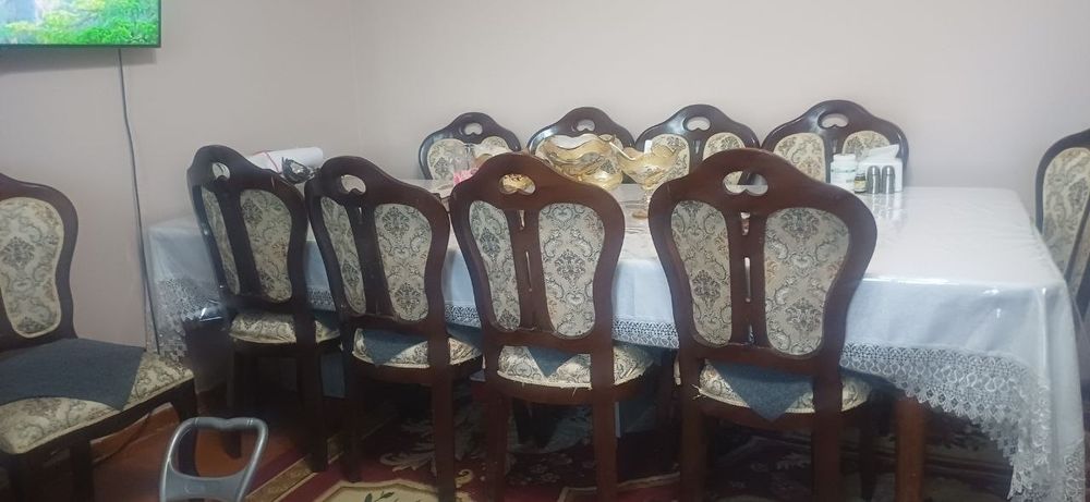 Продается стол в хорошем состоянии