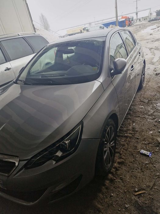 Vând urgent Peugeot 308 1.2  cp 130 benzina euro 6