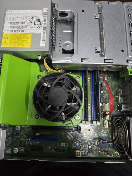 Calculator Fujitsu Esprimo D738 I5-8600 16Gb RAM SSD 512