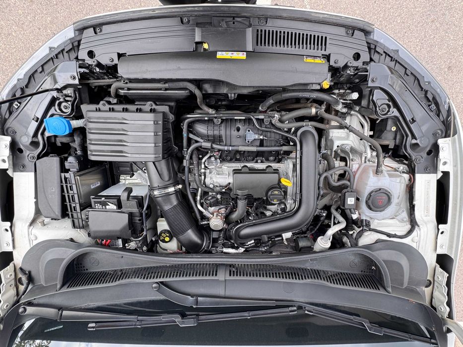 Автомобил VW Polo 1.0 TSI