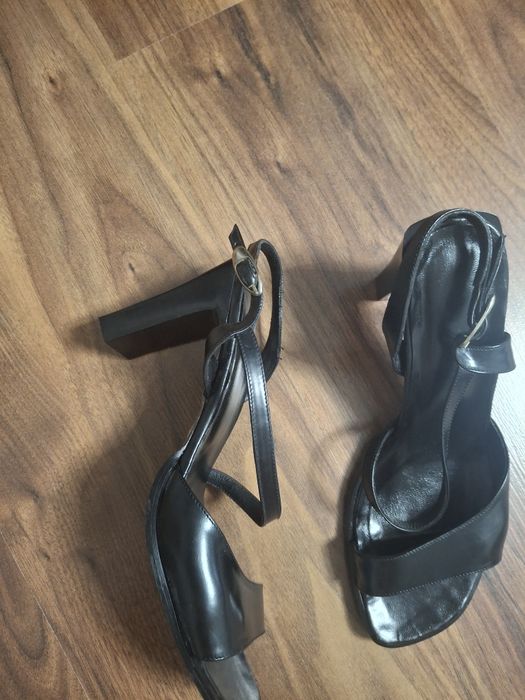 Sandale din piele naturală, interior și exterior, marimea 38 ,toc 9cm