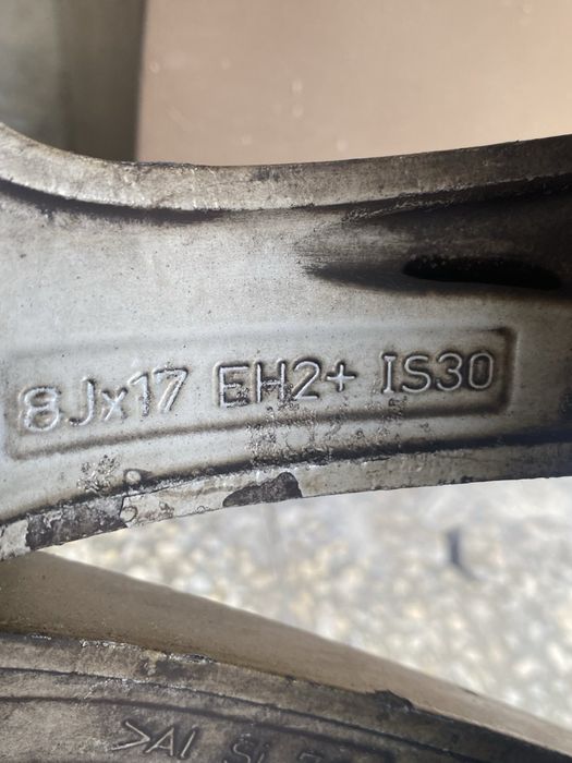 Продавам джанти с гуми БМВ 17”