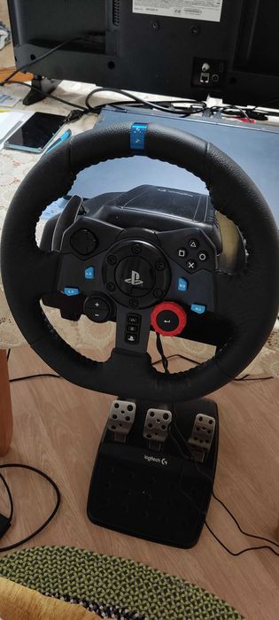Продавам нов комплект Logitech G29 в ГАРАНЦИЯ с оригинални педали