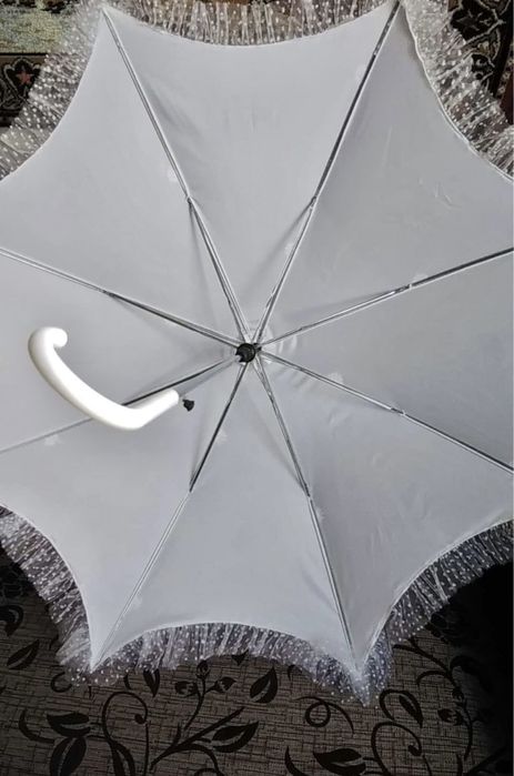 Umbrelă mireasă-model deosebit.