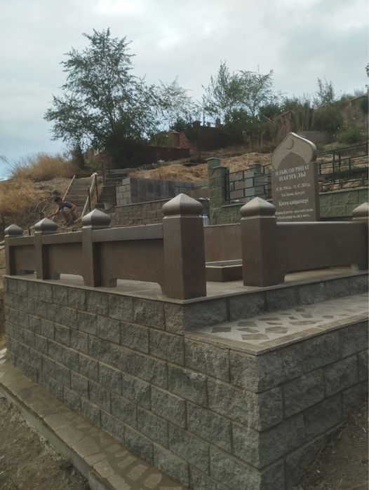 Ескерткіш тас Памятники