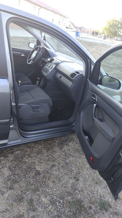 VOLKSWAGEN Touran 2006 — imagine 3