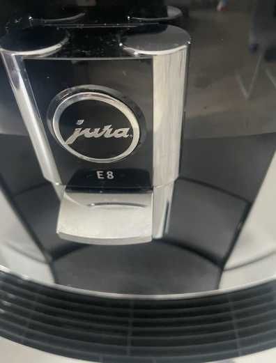 Кафемашина Coffee machine Jura E8 - много яка