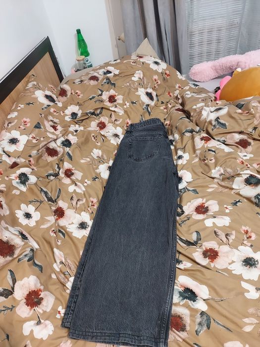 Blugi fete cumpărați din H&M