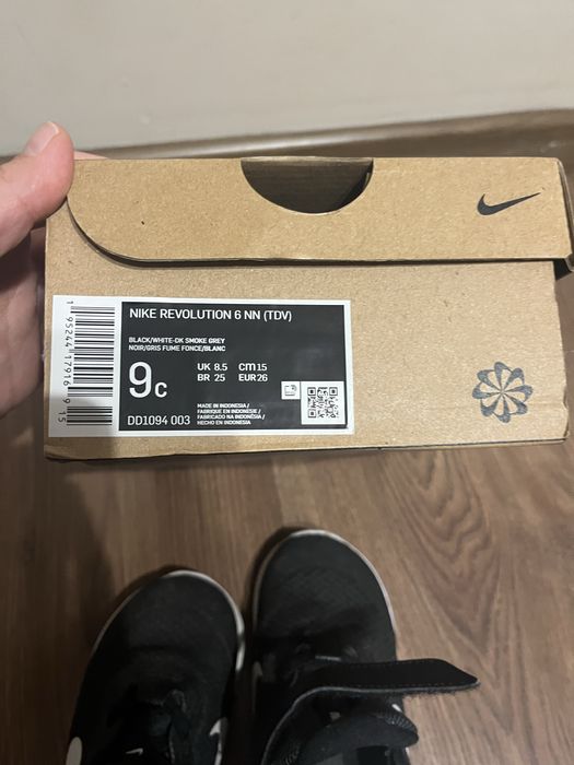 Маратонки Nike Revolution 26 номер