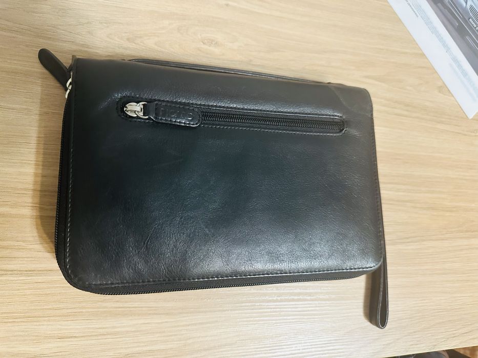 Продам барсетку Picard