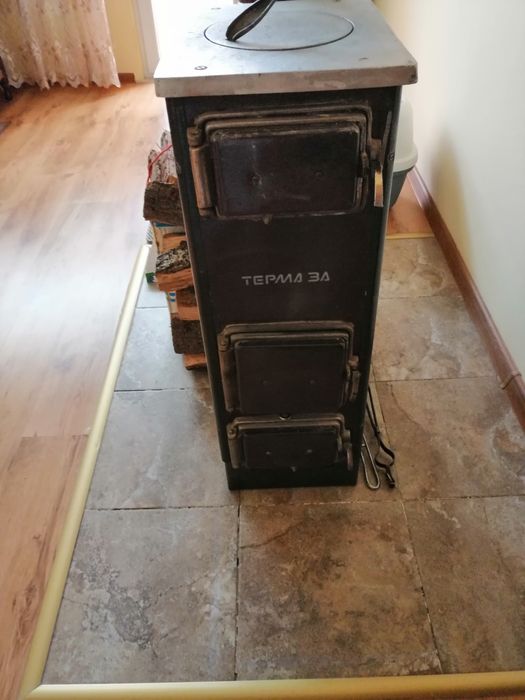 Продавам отоплителна печка на дърва