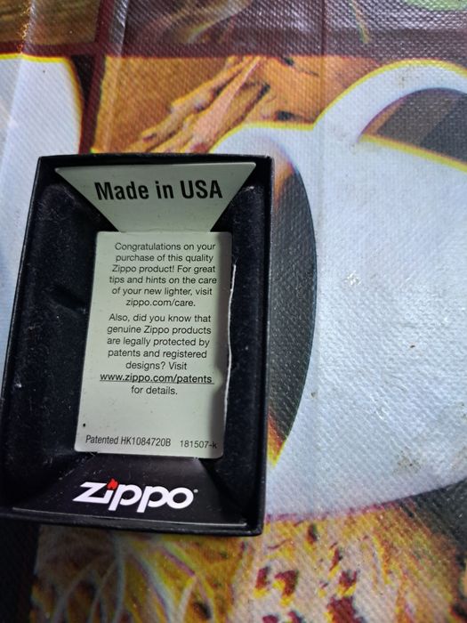 Vând bricheta Zippo