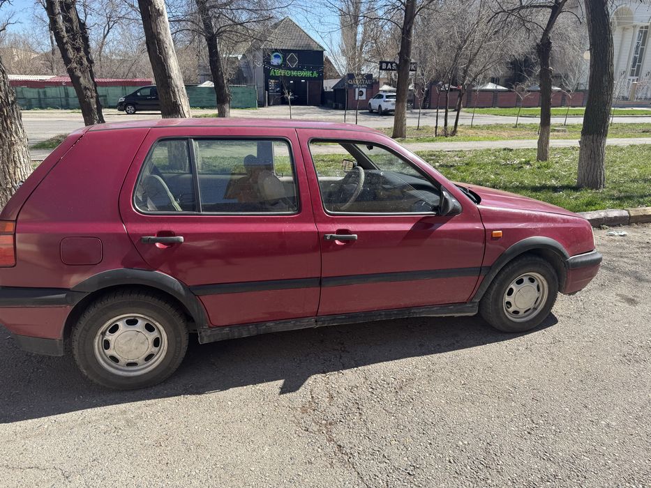 Продаю гольф 3  1.8 моно