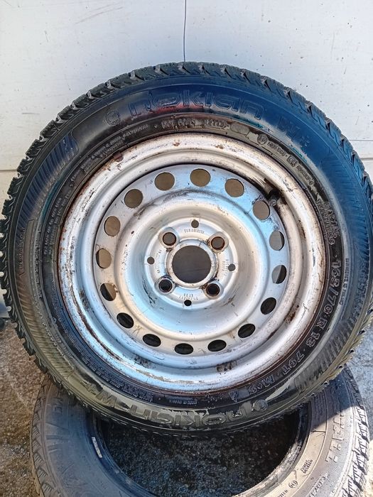 4 броя железни джанти  13 цола с гуми за 120 лв и 4 броя алуминиеви дж