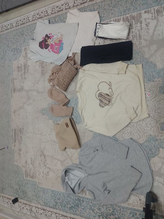 Отдам вещи на девочку за бананы