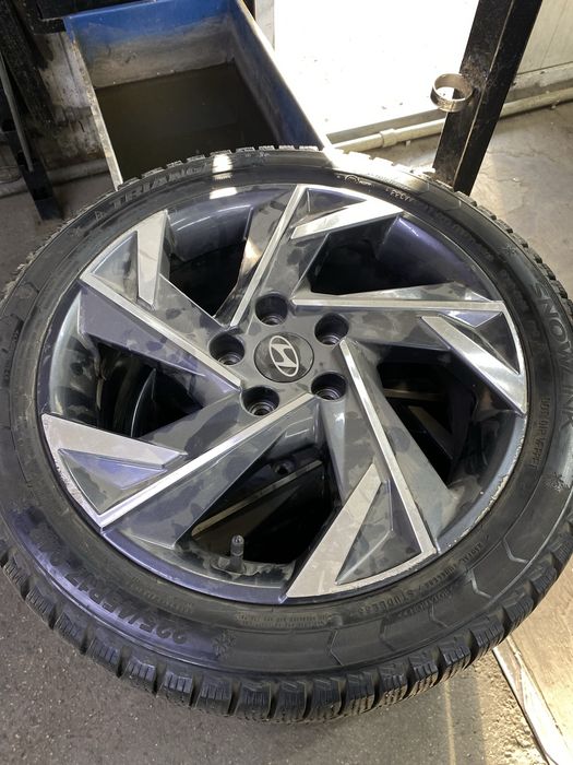 Продам Диски с резиной 225/45/17