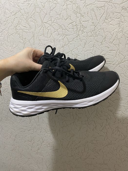 Дамски маратонки Nike