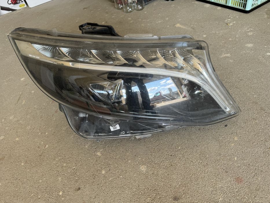 Far dreapta mercedes V CLASS, A 447 906 33 01