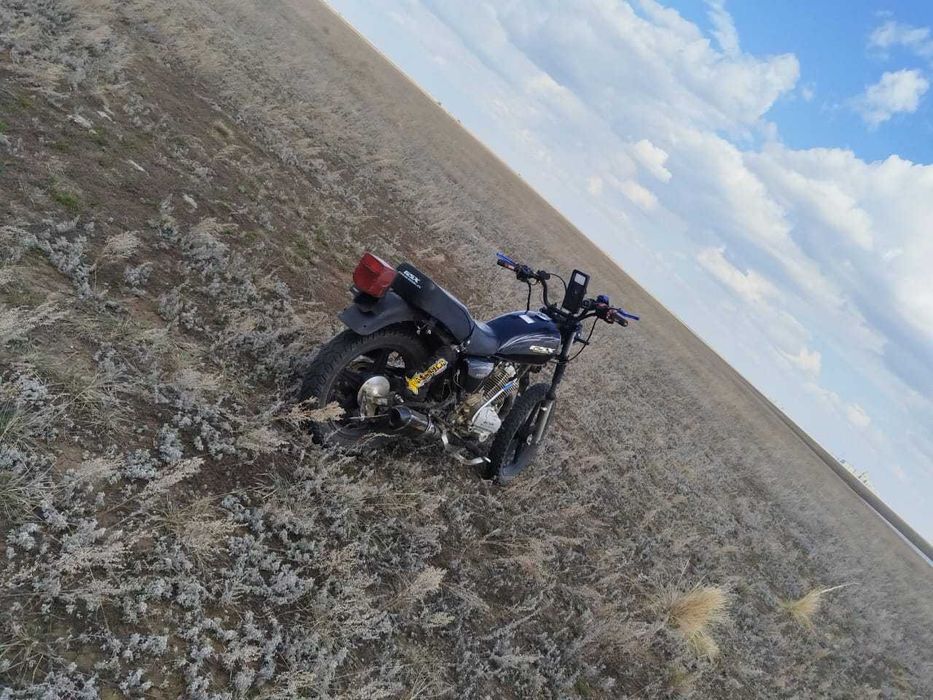 Продам мотоцикл Сузуки 200