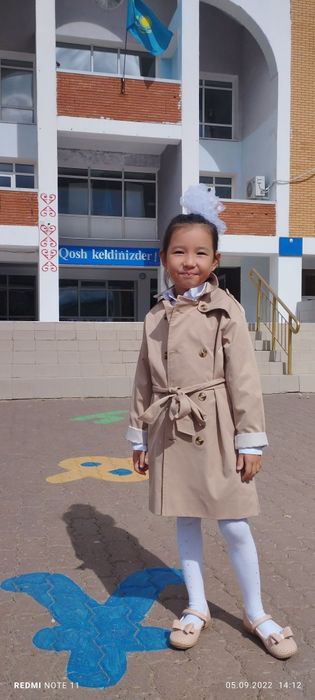 Тренч бежевый на 7-8-9 лет