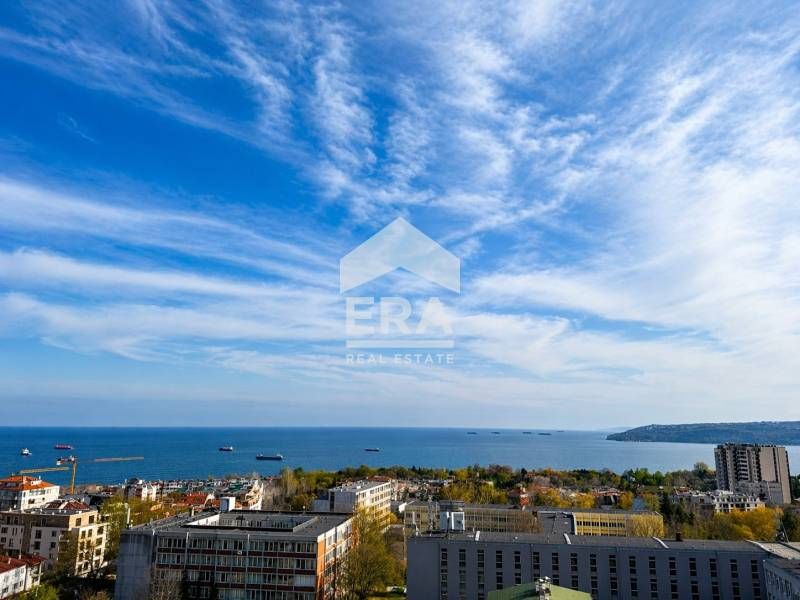 Просторен тристаен апартамент, с нескриваема панорама, в нова сграда (