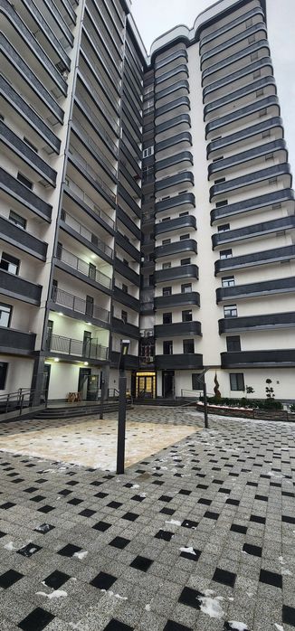 Юнусобод напротив 16кв ЖК Туркистон 1комнатная 39квм +5квм балкон