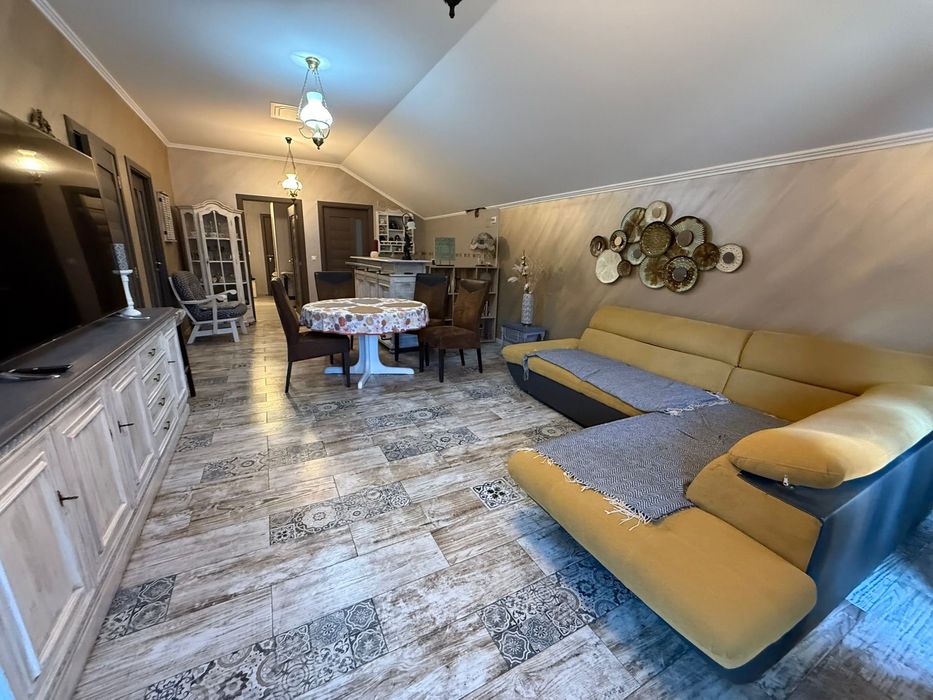 Spațiu comercial + apartament + teren – Aiud