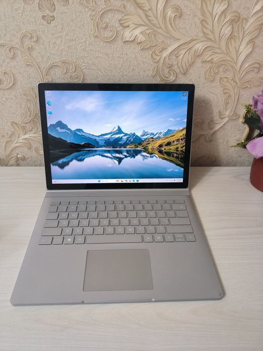 Microsoft Surface Book 2