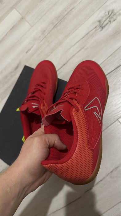 Футзалки demix quantum 3. Размер 41.