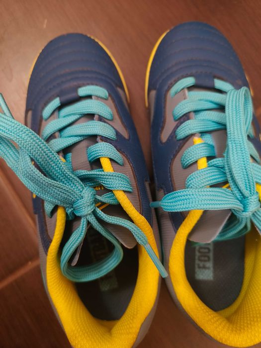 Детски обувки Umbro 32 номер